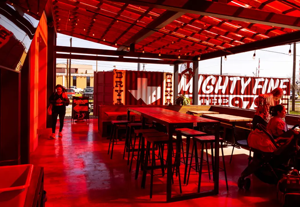Fuoco Restaurant & Coffee Co. patio and outdoor seating